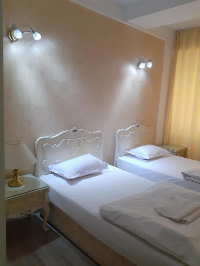 Hotel Nevis Fundeni Bucarest Exterior foto